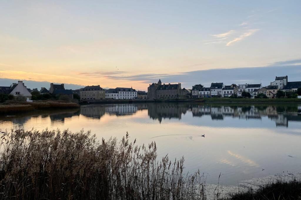 Appartement En Entree De Ville Avec Balneo Pont-l'Abbe Bagian luar foto